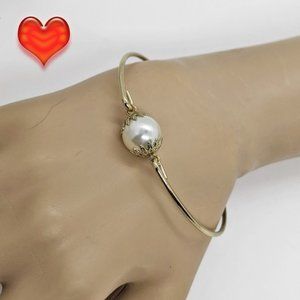 3/20 Delicate Gold Tone Fx Pearl Bangle Bracelet